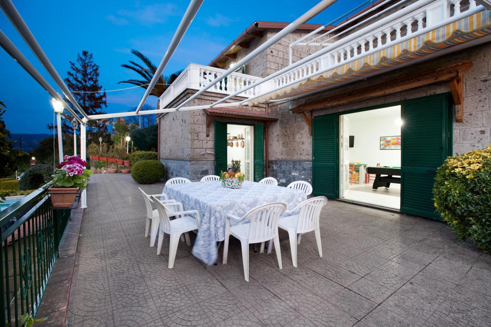 Luisa Jacuzzi And Pool Sorrento
